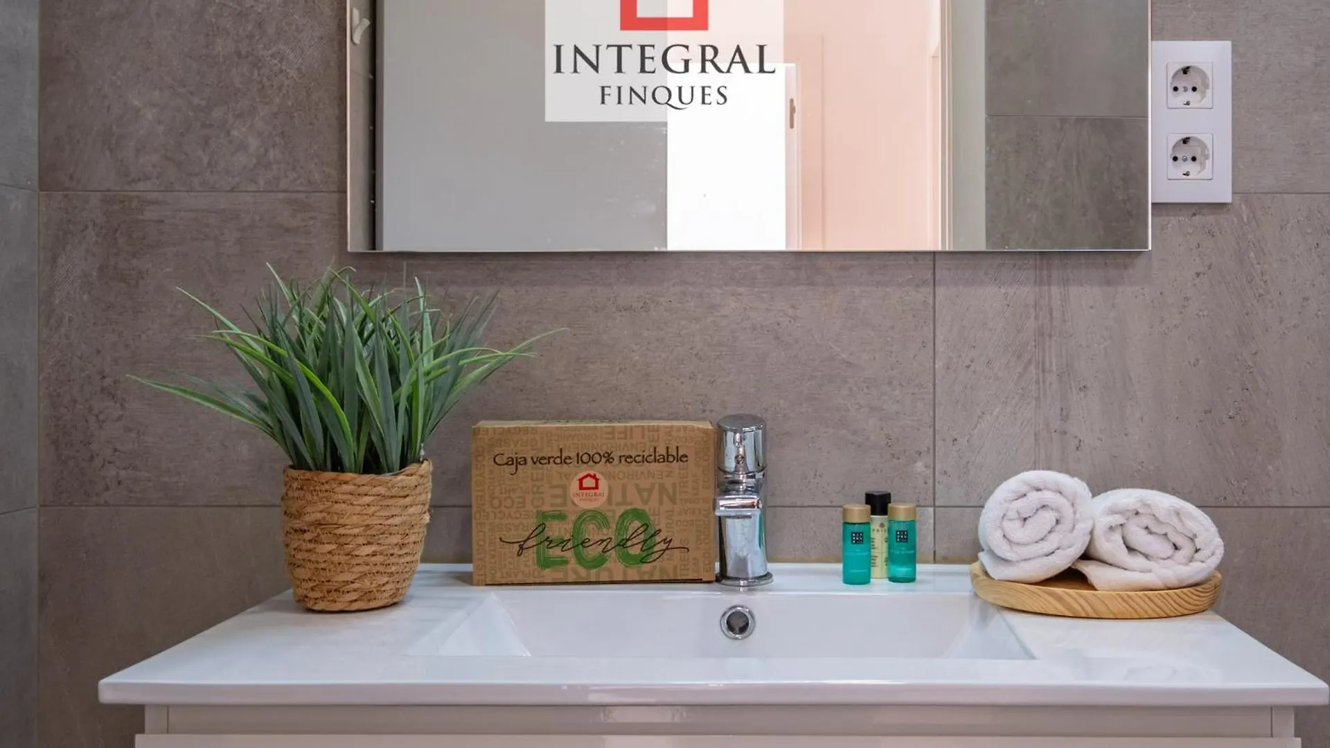 Minimal Apartment Palamos 0*,